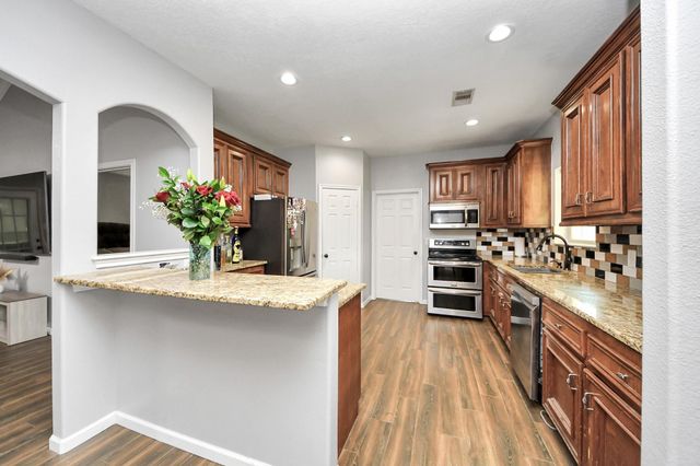 129 County Road 3470 N, Cleveland, TX 77327