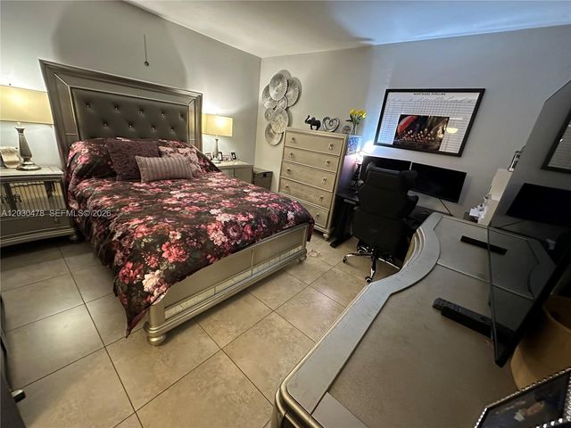 18240 NE 8th Ave, North Miami Beach, FL 33162