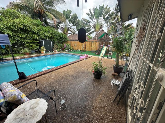 18240 NE 8th Ave, North Miami Beach, FL 33162