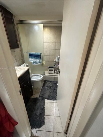18240 NE 8th Ave, North Miami Beach, FL 33162