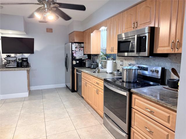 18240 NE 8th Ave, North Miami Beach, FL 33162