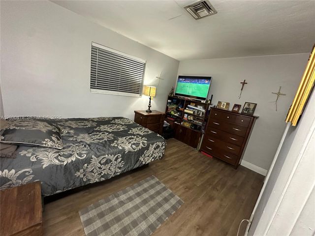 18240 NE 8th Ave, North Miami Beach, FL 33162