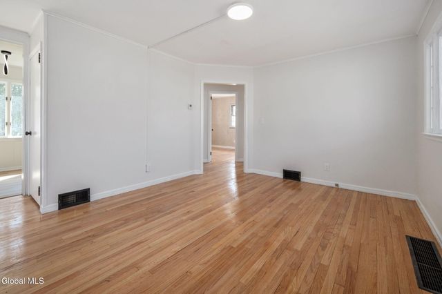 6 Woodside Avenue, Moreau, NY 12803