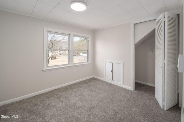 6 Woodside Avenue, Moreau, NY 12803