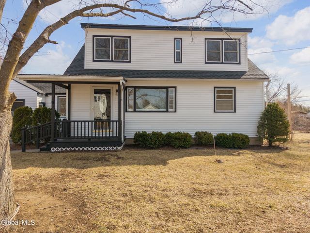 6 Woodside Avenue, Moreau, NY 12803