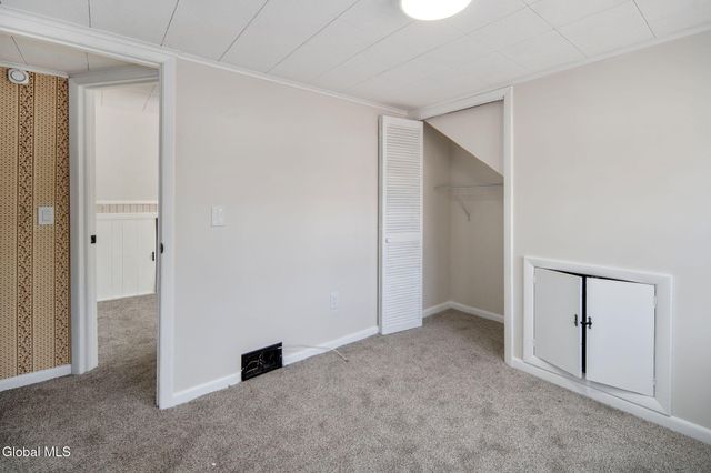 6 Woodside Avenue, Moreau, NY 12803