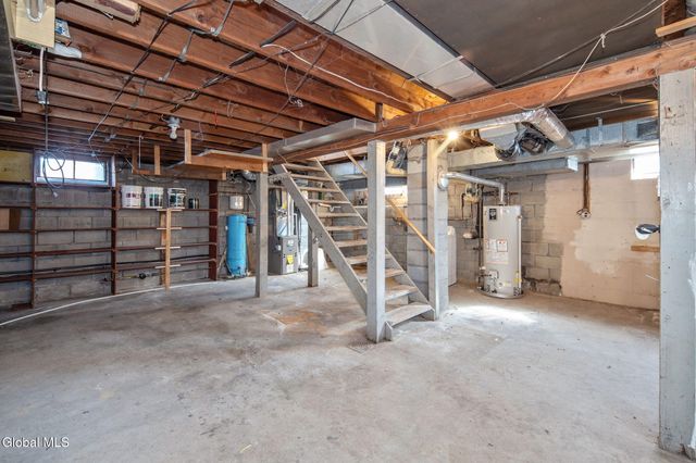 6 Woodside Avenue, Moreau, NY 12803