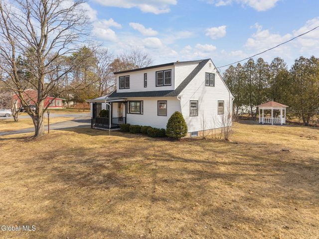 6 Woodside Avenue, Moreau, NY 12803