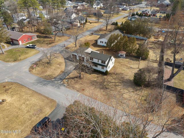 6 Woodside Avenue, Moreau, NY 12803