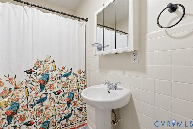 1609 Foster Rd, Henrico, VA 23226