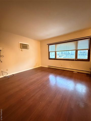 90 W Main Street, Walden, NY 12586