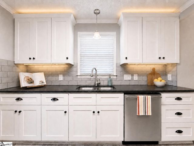 200 Carolina Avenue, Greer, SC 29650