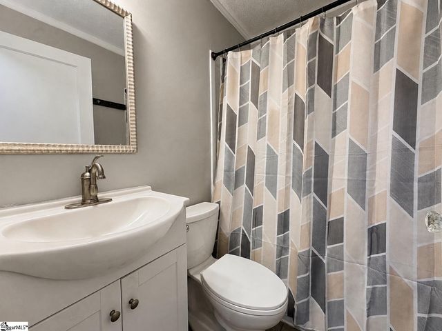 200 Carolina Avenue, Greer, SC 29650