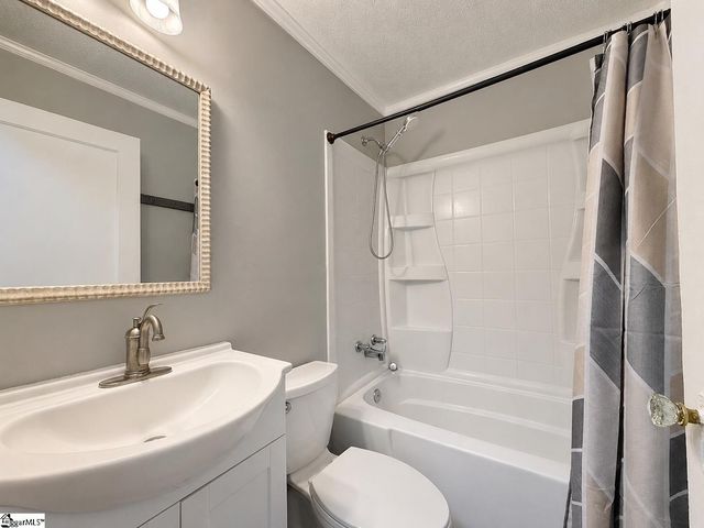 200 Carolina Avenue, Greer, SC 29650