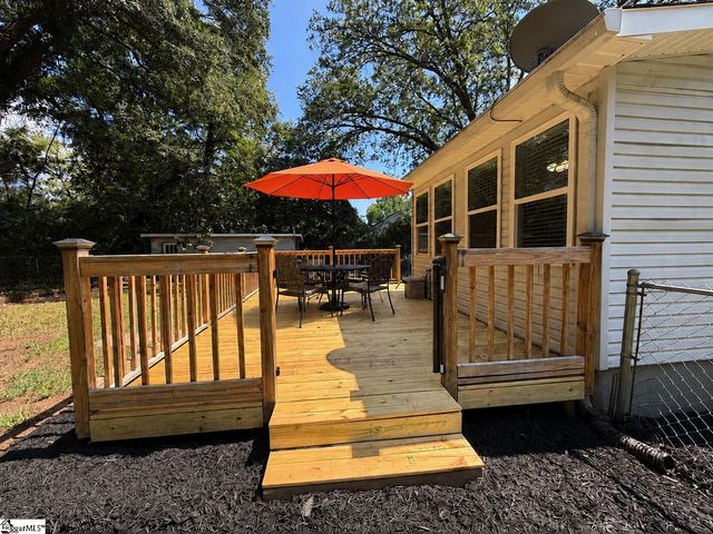 200 Carolina Avenue, Greer, SC 29650
