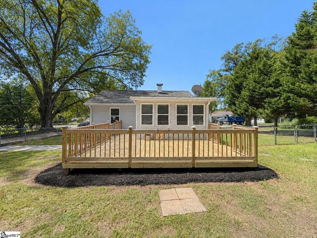 200 Carolina Avenue, Greer, SC 29650