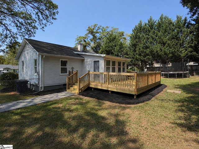 200 Carolina Avenue, Greer, SC 29650