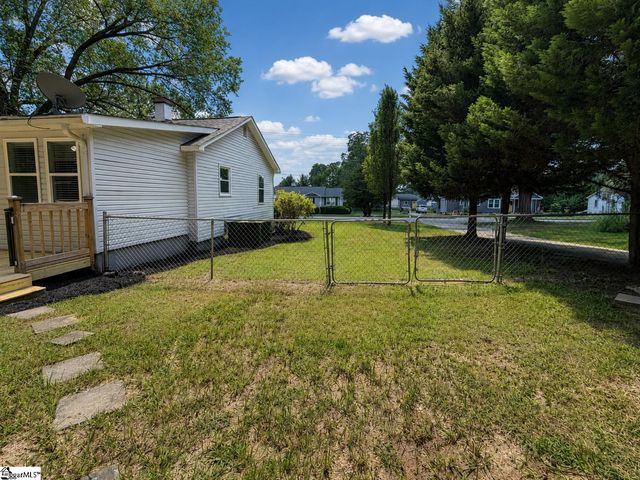 200 Carolina Avenue, Greer, SC 29650
