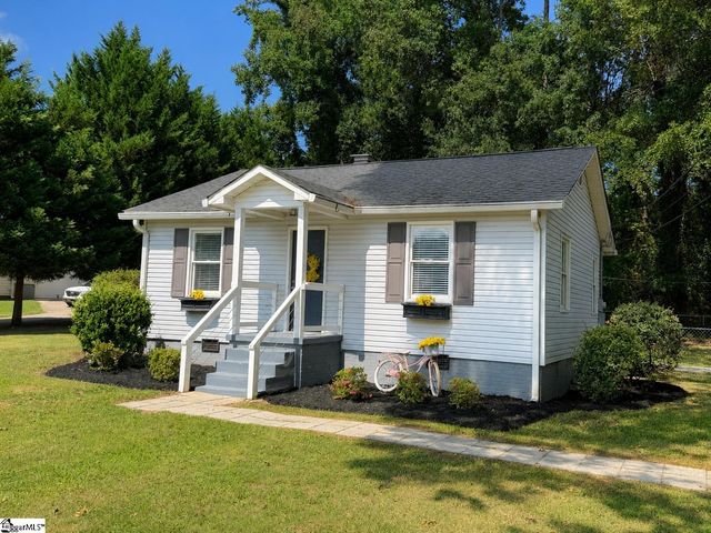 200 Carolina Avenue, Greer, SC 29650