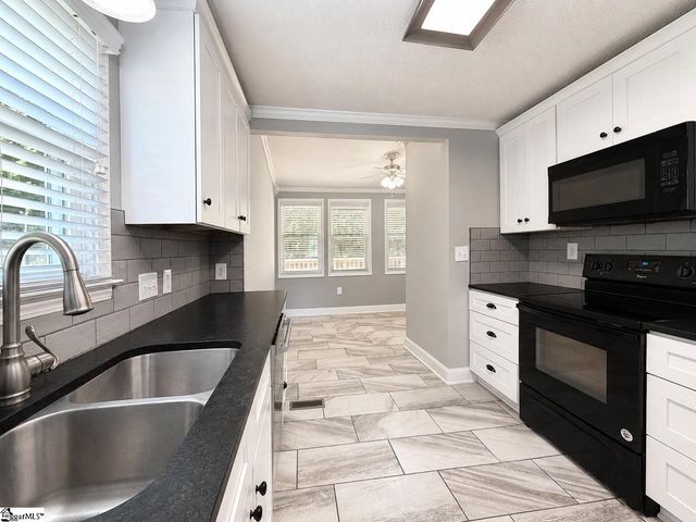 200 Carolina Avenue, Greer, SC 29650