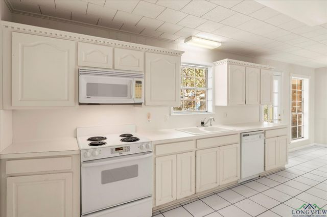 102 Westwood PKWY, Naples, TX 75568