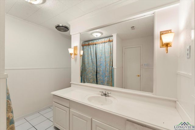 102 Westwood PKWY, Naples, TX 75568