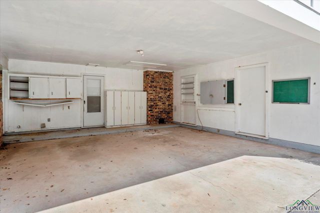 102 Westwood PKWY, Naples, TX 75568