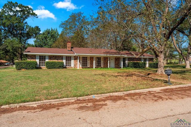 102 Westwood PKWY, Naples, TX 75568