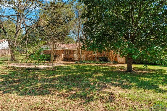 102 Westwood PKWY, Naples, TX 75568