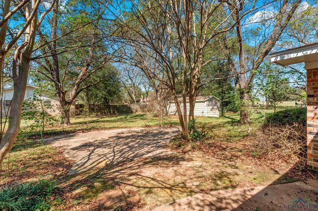 102 Westwood PKWY, Naples, TX 75568