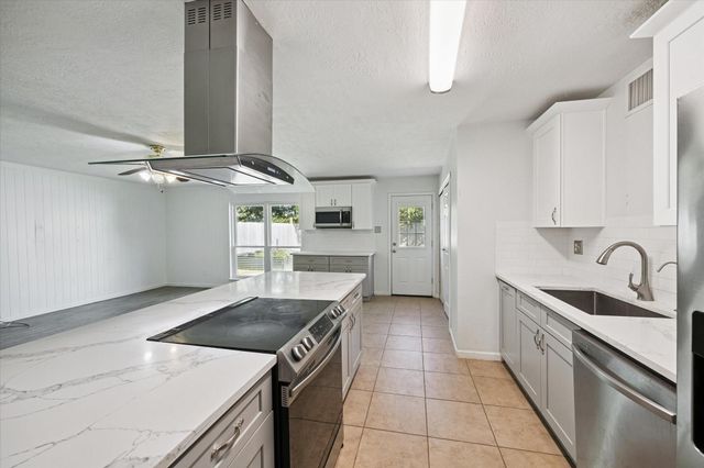 24414 Broken Bow Lane, Hockley, TX 77447