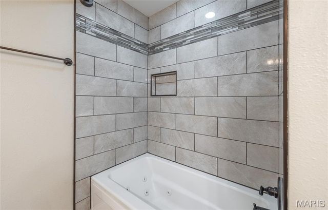 103 Granite Court, St Robert, MO 65584