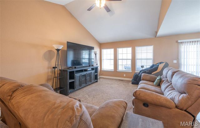 103 Granite Court, St Robert, MO 65584