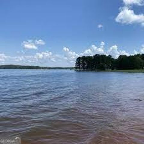 147 N Lake Drive, Lagrange, GA 30240