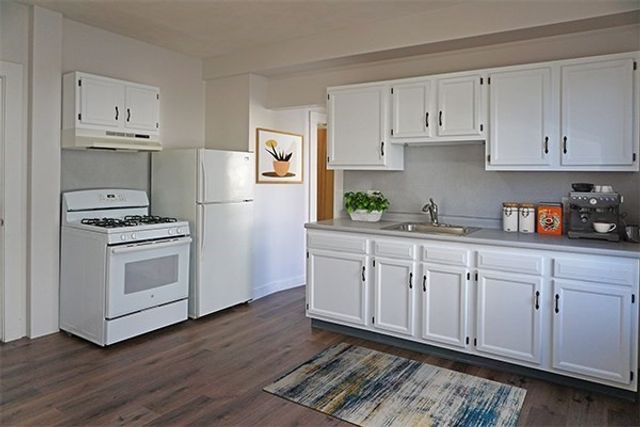 252 Ash St 02, Waltham, MA 02453