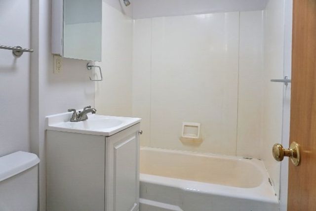 252 Ash St 02, Waltham, MA 02453