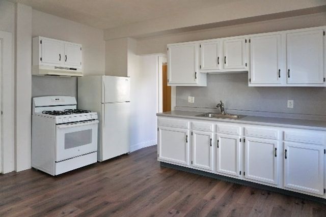 252 Ash St 02, Waltham, MA 02453