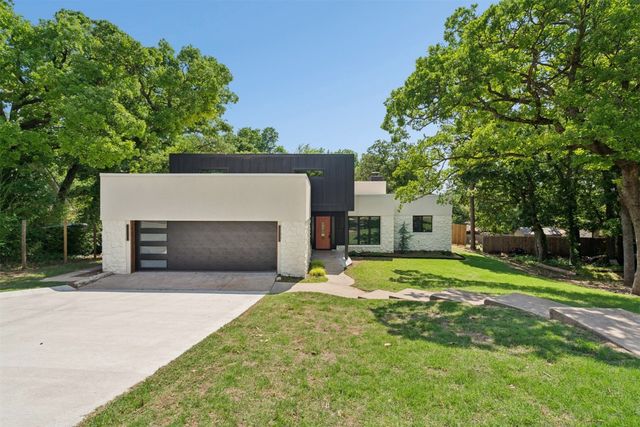 2009 Cedar Ridge Road, Edmond, OK 73013