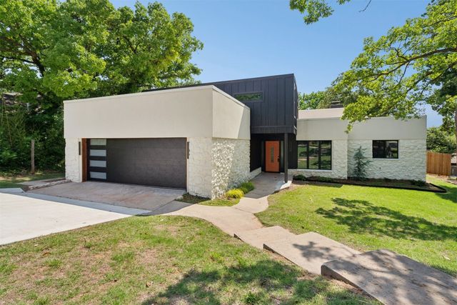 2009 Cedar Ridge Road, Edmond, OK 73013
