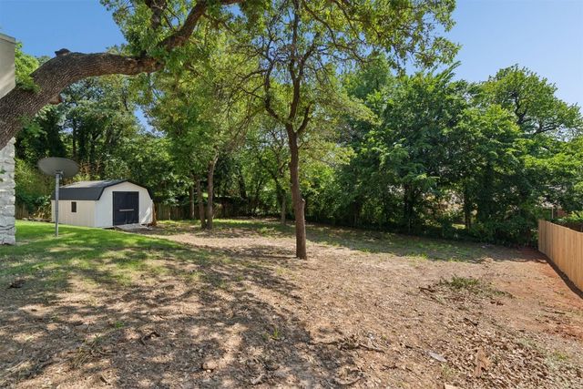 2009 Cedar Ridge Road, Edmond, OK 73013