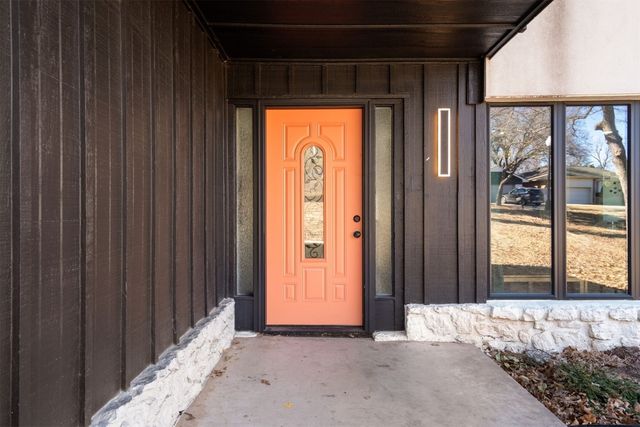 2009 Cedar Ridge Road, Edmond, OK 73013
