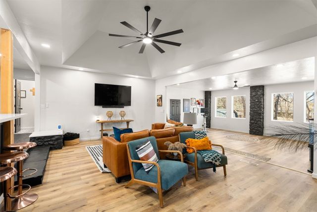 2009 Cedar Ridge Road, Edmond, OK 73013