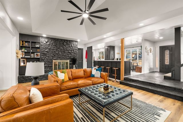 2009 Cedar Ridge Road, Edmond, OK 73013