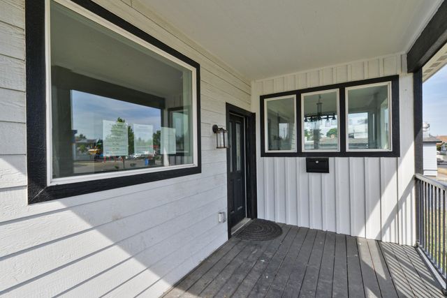 915 E Broad Ave, Spokane, WA 99207