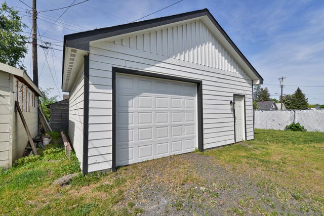 915 E Broad Ave, Spokane, WA 99207