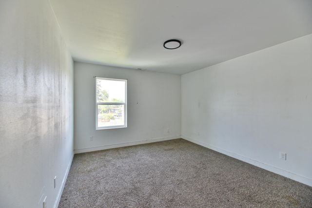 915 E Broad Ave, Spokane, WA 99207