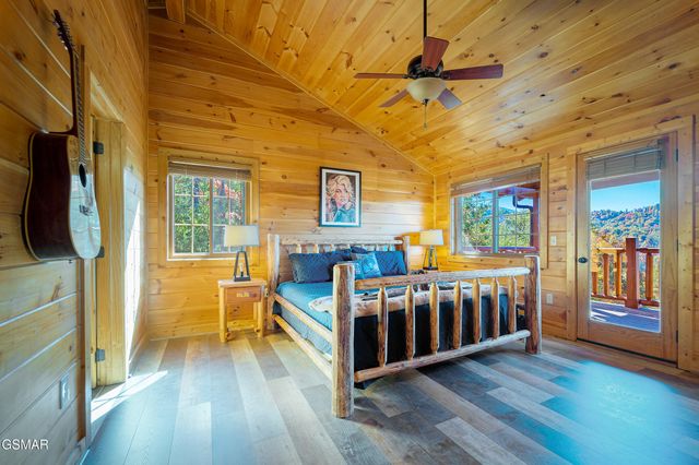 2936 Lightning Strike Drive, Sevierville, TN 37876