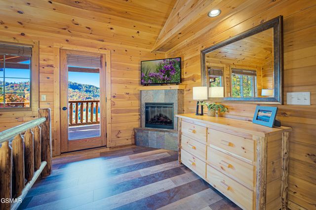 2936 Lightning Strike Drive, Sevierville, TN 37876