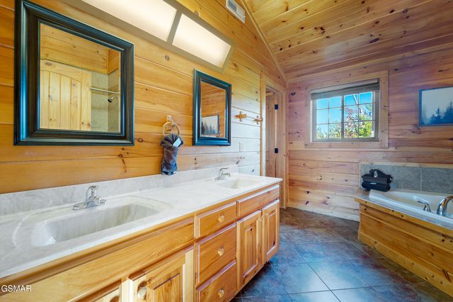 2936 Lightning Strike Drive, Sevierville, TN 37876