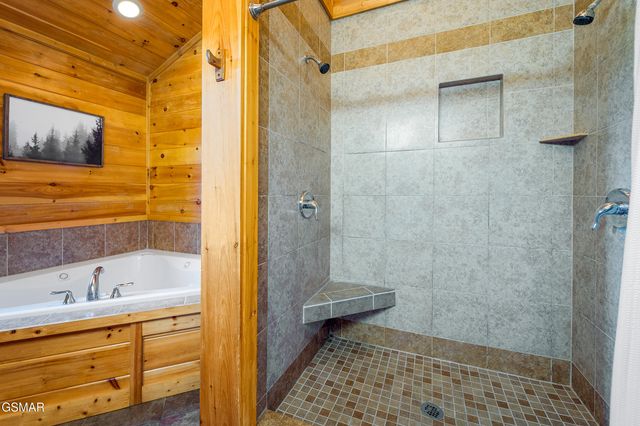 2936 Lightning Strike Drive, Sevierville, TN 37876